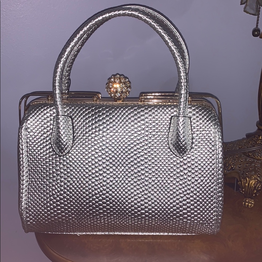 Elegant Silver and Gold Women's Handbag NEW. - Picture 4 of 7